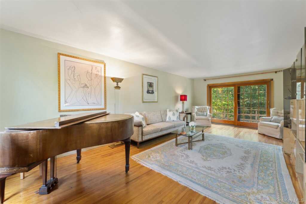 16 Cadillac Drive, New Rochelle, NY 10804 - Photo 4 of 30