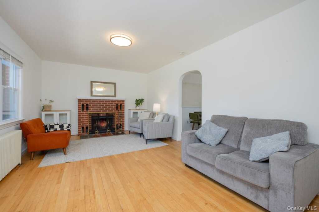 8 Deforest Avenue, New City, NY 10956 - Photo 5 of 31