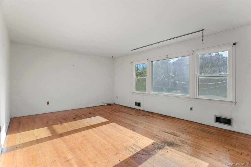 180 Bradford Avenue, Rye, NY 10580 - Photo 12 of 35