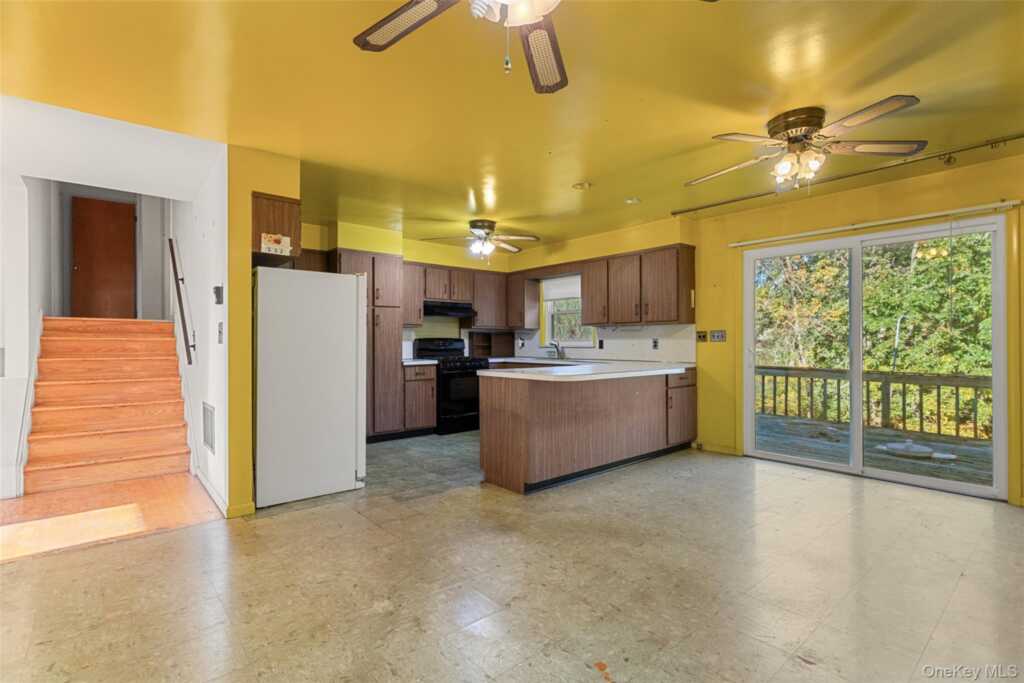 180 Bradford Avenue, Rye, NY 10580 - Photo 13 of 35