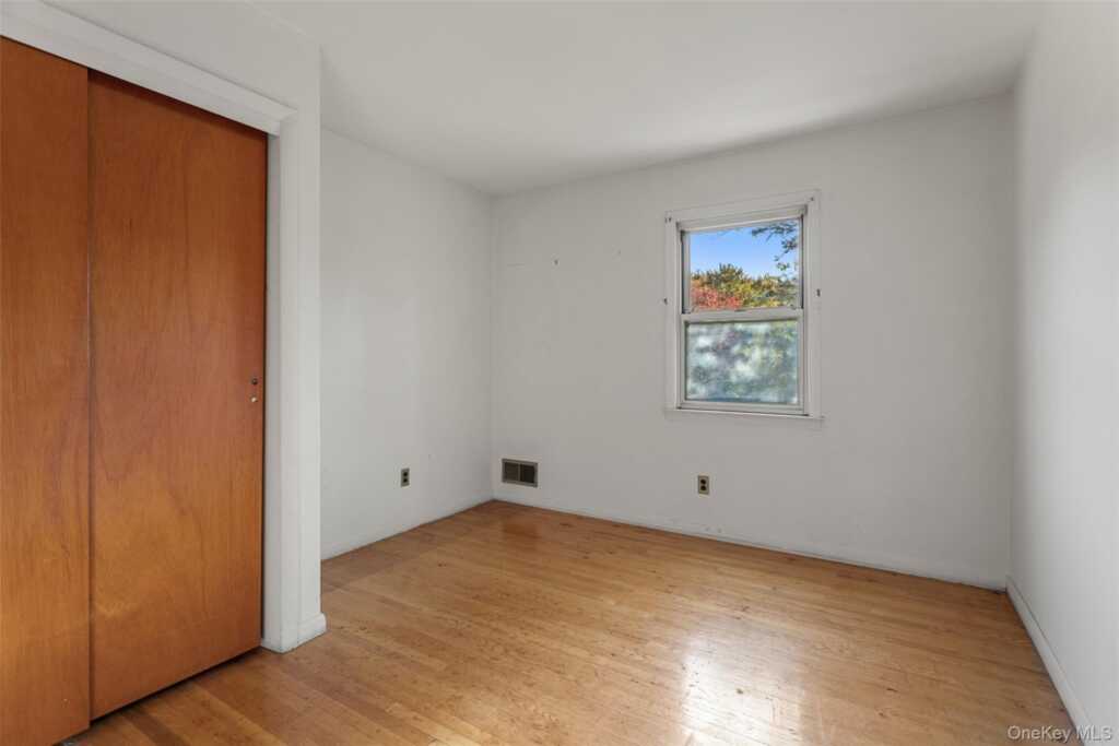 180 Bradford Avenue, Rye, NY 10580 - Photo 20 of 35