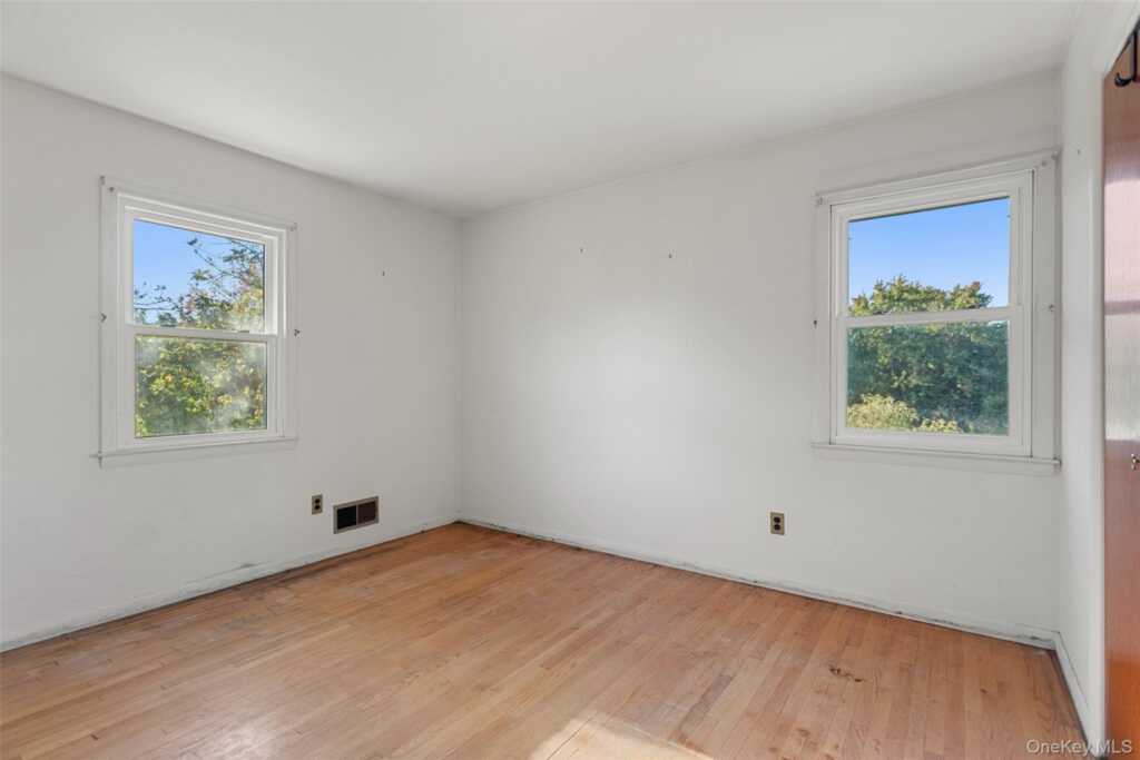 180 Bradford Avenue, Rye, NY 10580 - Photo 21 of 35