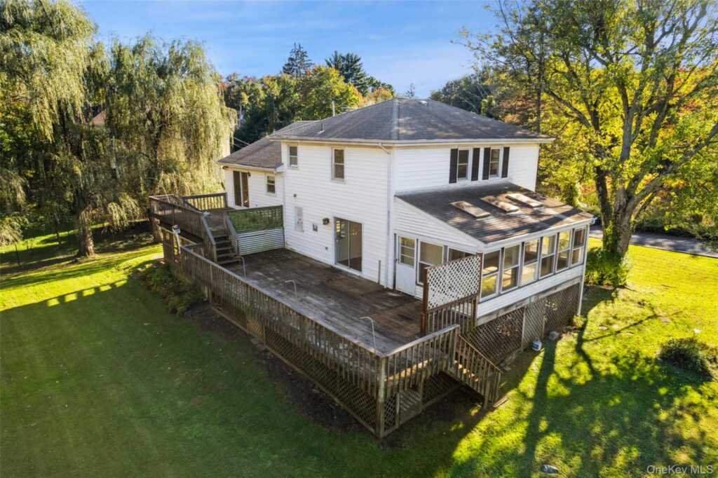 180 Bradford Avenue, Rye, NY 10580 - Photo 7 of 35