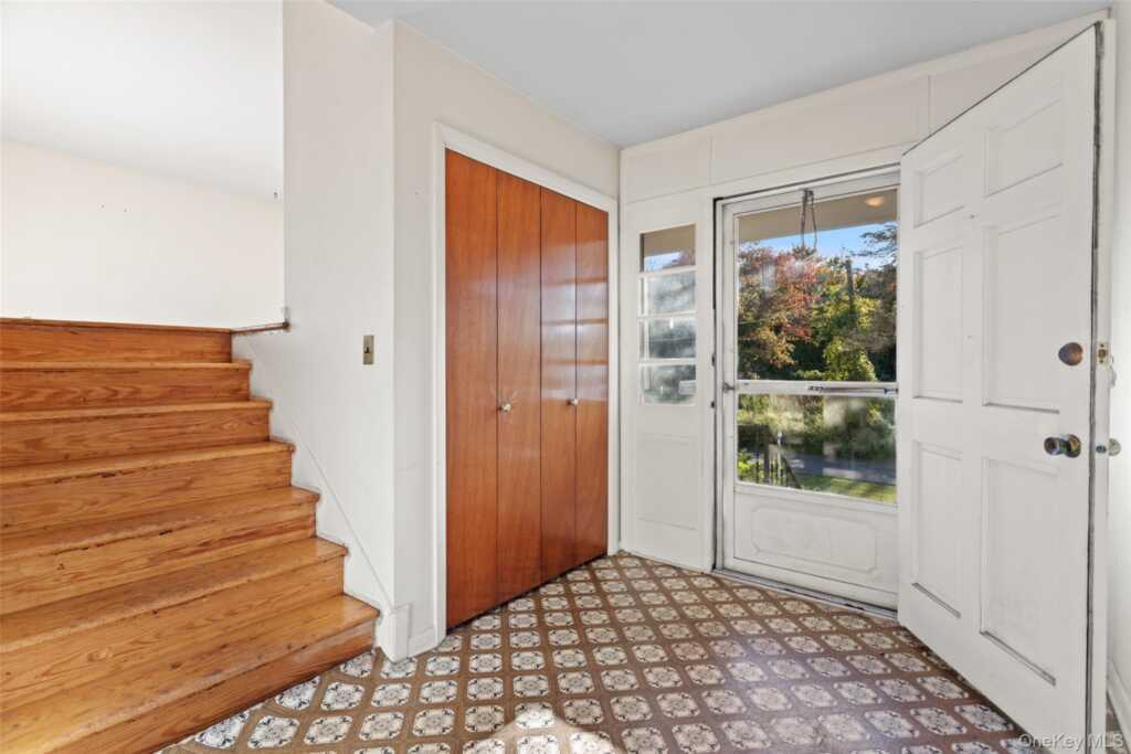 180 Bradford Avenue, Rye, NY 10580 - Photo 9 of 35
