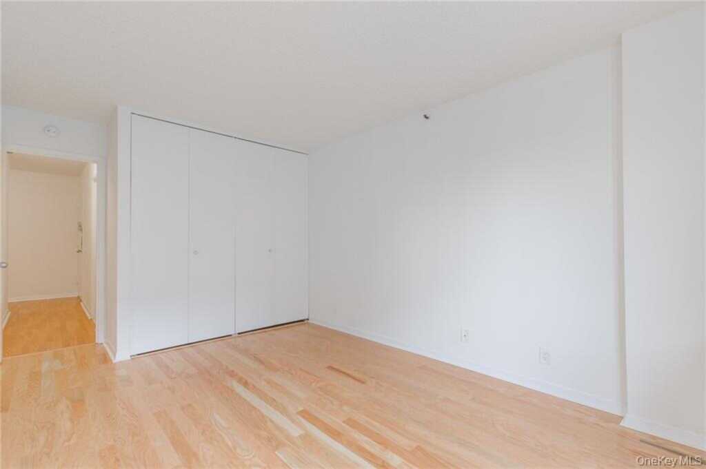 10 Cottage Place, Unit #7C, White Plains, NY 10601 - Photo 16 of 24