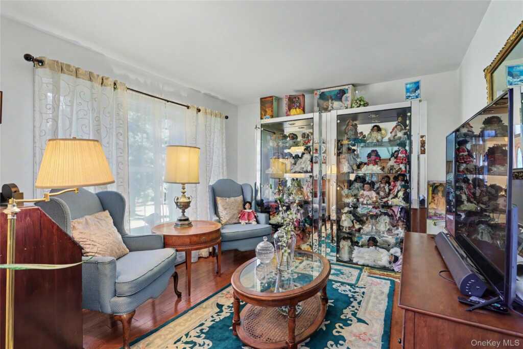 12 Stark Court, New City, NY 10956 - Photo 5 of 39