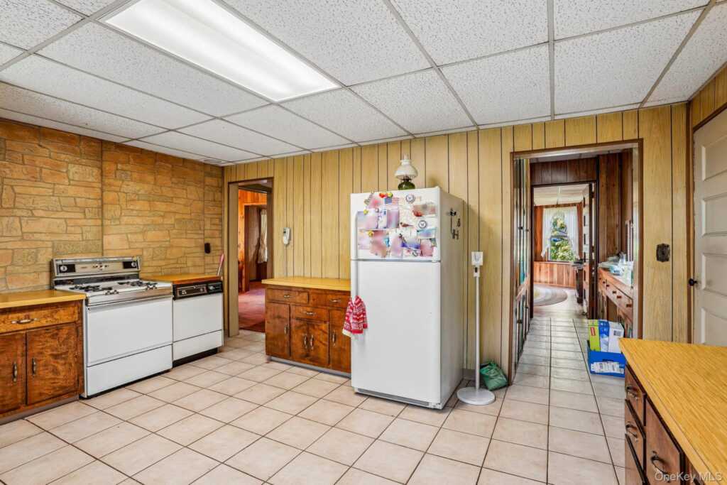 270 Fisher Avenue, White Plains, NY 10606 - Photo 18 of 25