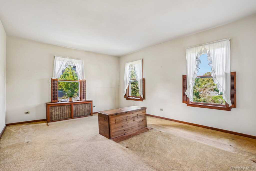 270 Fisher Avenue, White Plains, NY 10606 - Photo 19 of 25