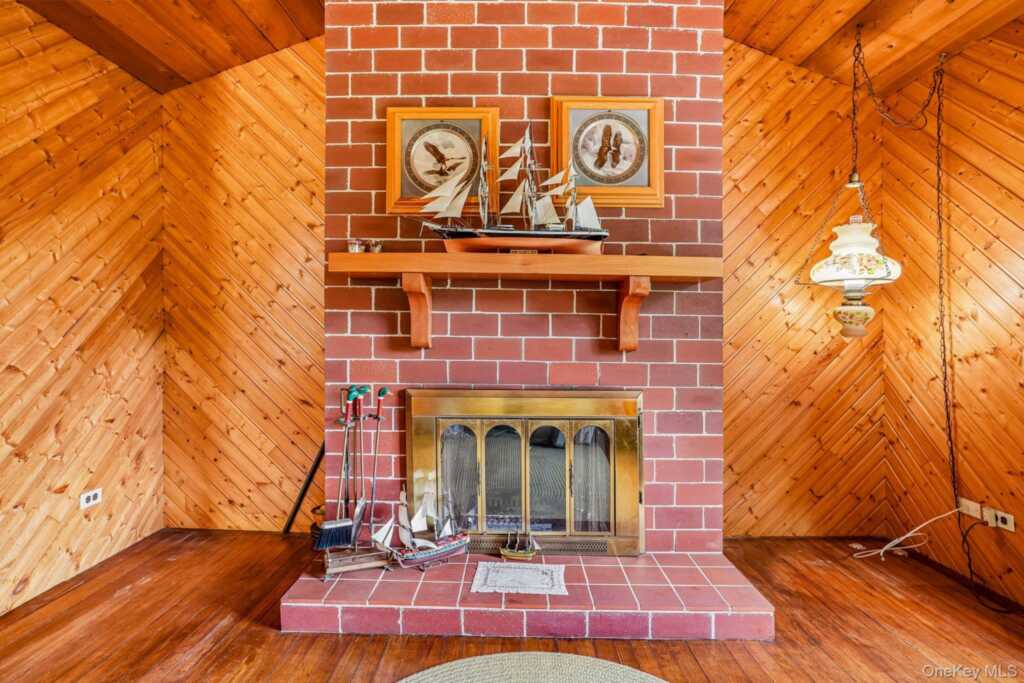 270 Fisher Avenue, White Plains, NY 10606 - Photo 8 of 25
