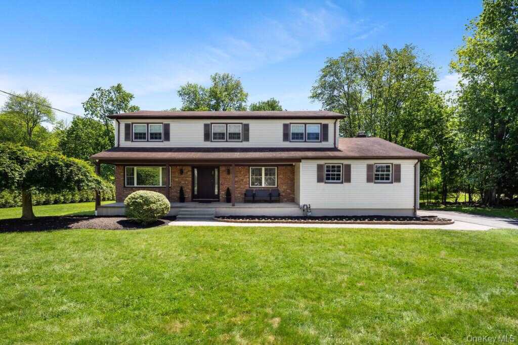 106 S Airmont Road, Suffern, NY 10901 - Photo 2 of 36