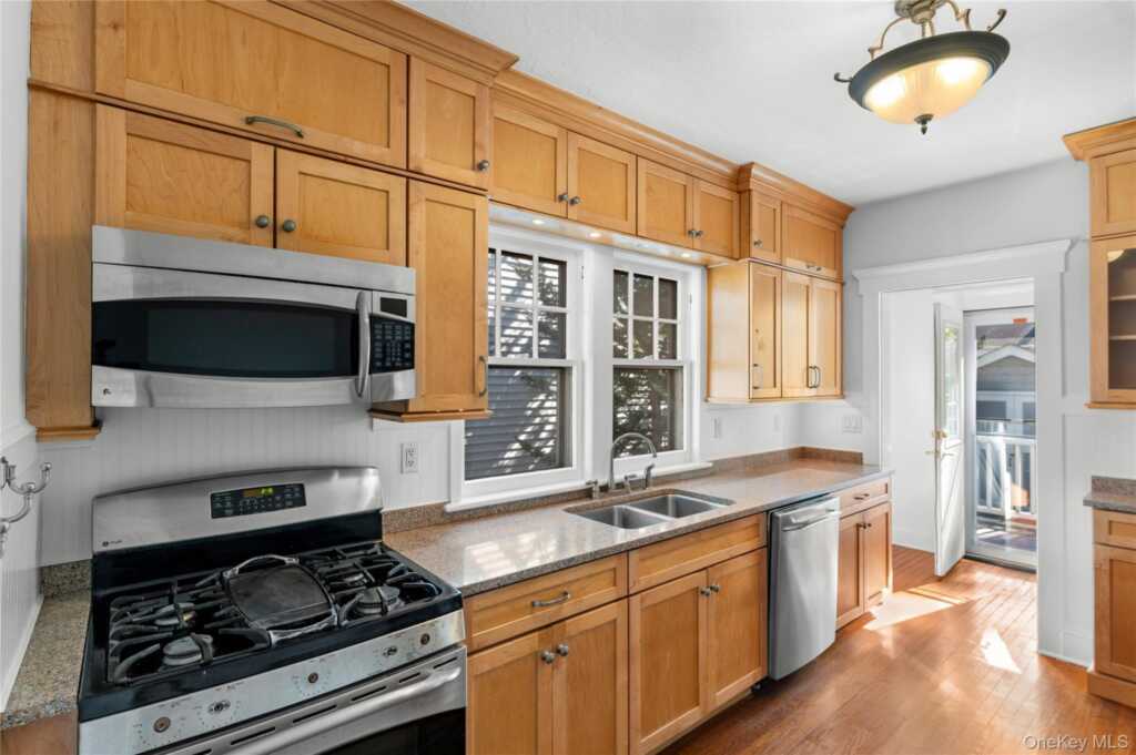 49 Elysian Avenue, Nyack, NY 10960 - Photo 14 of 39