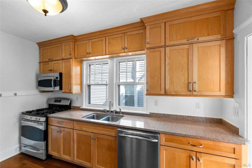 49 Elysian Avenue, Nyack, NY 10960 - Photo 15 of 39