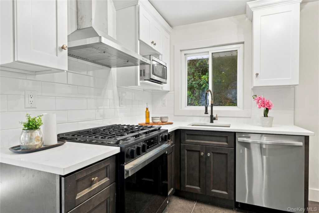 227 South Boulevard, Unit #A, Nyack, NY 10960 - Photo 4 of 19