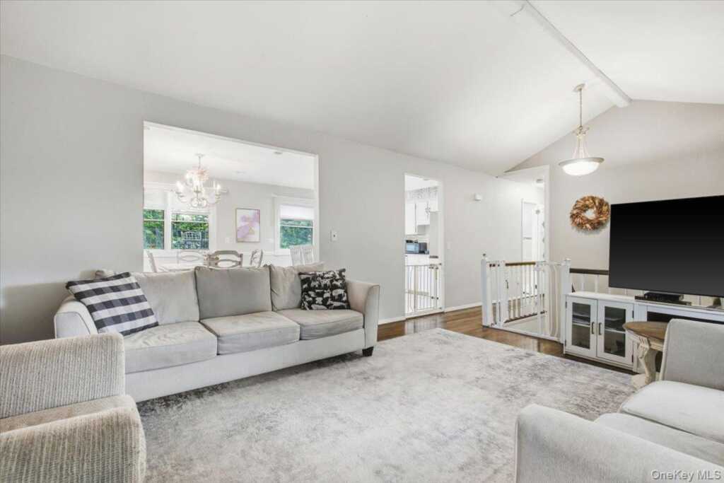 1175 Mamaroneck Avenue, White Plains, NY 10605 - Photo 6 of 35