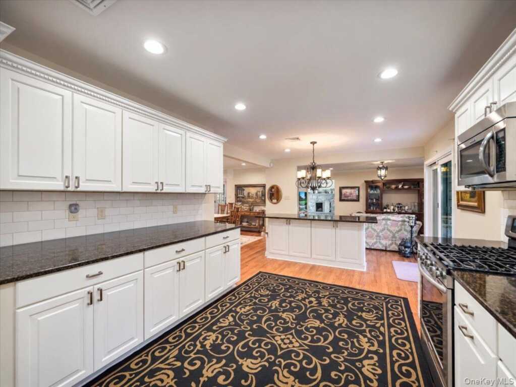 15 Sterling Forest Lane, Suffern, NY 10901 - Photo 12 of 35