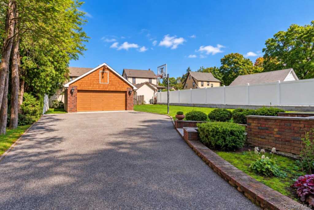 84 Davenport Avenue, Rye, NY 10573 - Photo 5 of 29