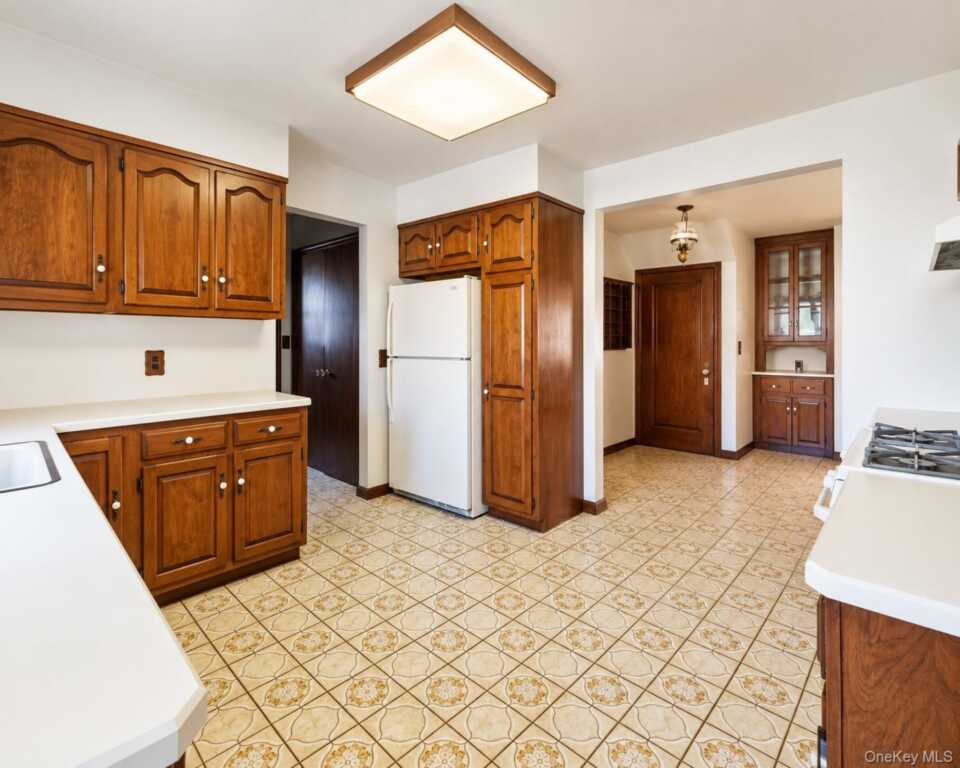 84 Davenport Avenue, Rye, NY 10573 - Photo 7 of 29