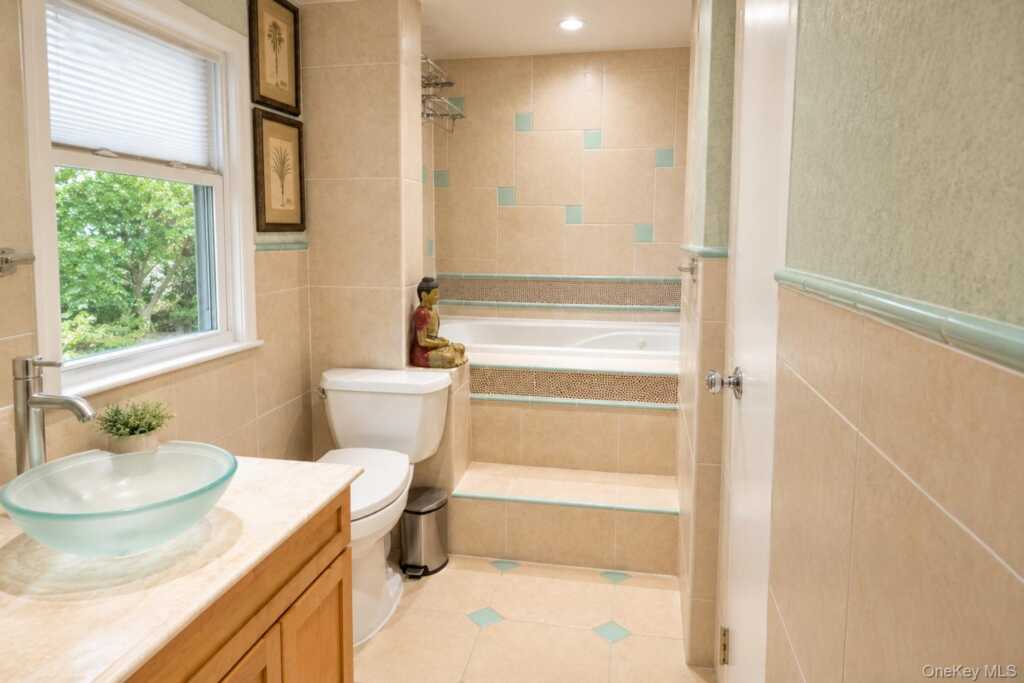 1035 Shore Acres Drive, Rye, NY 10543 - Photo 21 of 38