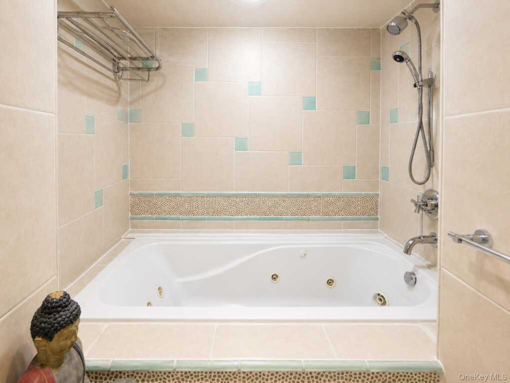 1035 Shore Acres Drive, Rye, NY 10543 - Photo 22 of 38