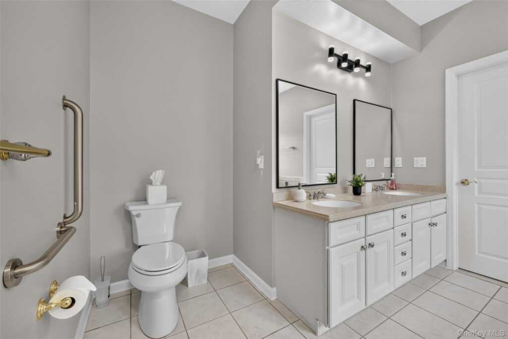 24 N De Baun Avenue, Unit #305, Suffern, NY 10901 - Photo 26 of 48