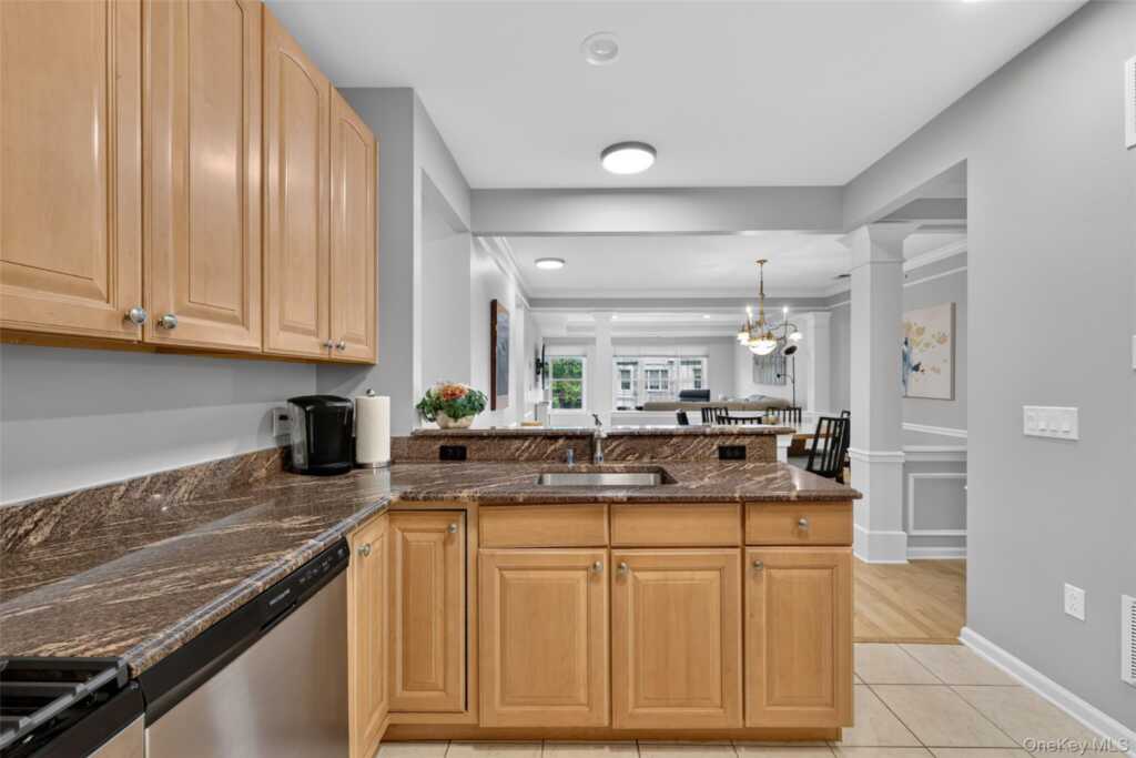 24 N De Baun Avenue, Unit #305, Suffern, NY 10901 - Photo 8 of 48