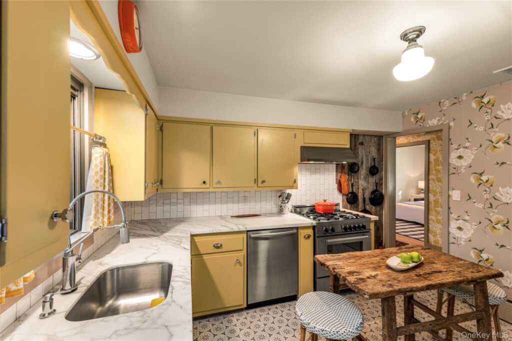 214 Foss Drive, Nyack, NY 10960 - Photo 12 of 35