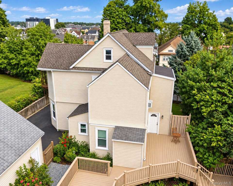 108 Soundview Street, Rye, NY 10573 - Photo 2 of 16