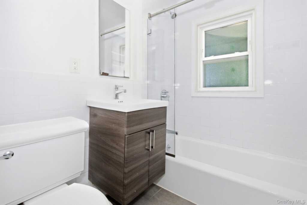 48 Robertson Avenue, White Plains, NY 10606 - Photo 13 of 22