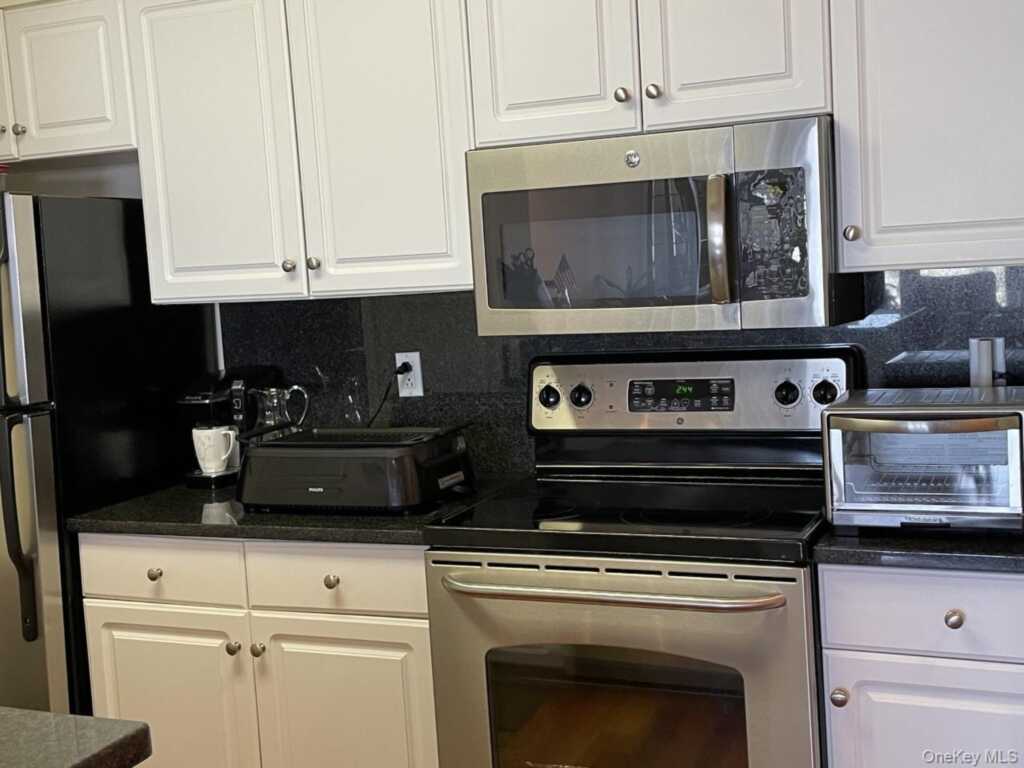 100 New Roc City Place, Unit #417, New Rochelle, NY 10801 - Photo 5 of 22