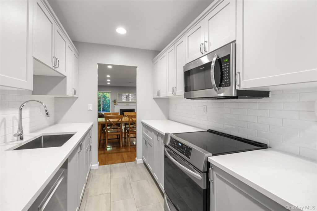 192 Ivy Hill Crescent, Rye, NY 10573 - Photo 12 of 29