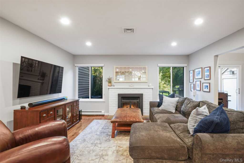 192 Ivy Hill Crescent, Rye, NY 10573 - Photo 4 of 29
