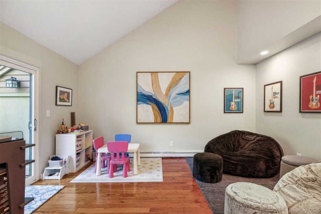 192 Ivy Hill Crescent, Rye, NY 10573 - Photo 5 of 29
