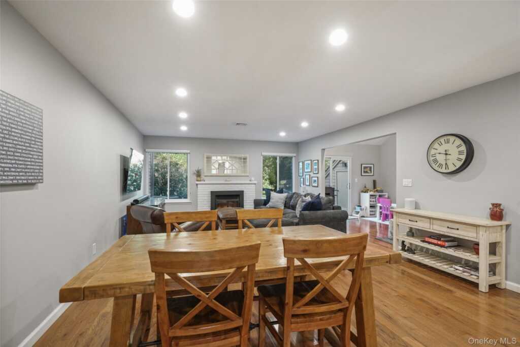192 Ivy Hill Crescent, Rye, NY 10573 - Photo 7 of 29
