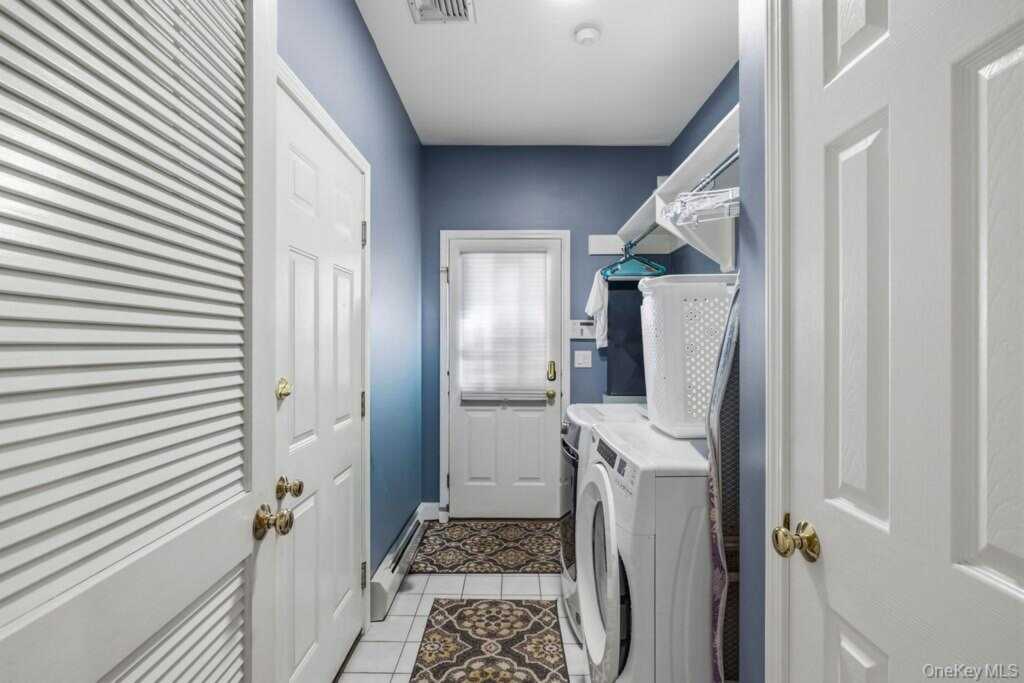 7 Birdie Drive, Suffern, NY 10901 - Photo 13 of 35