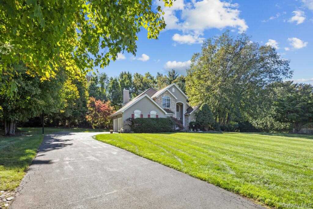 7 Birdie Drive, Suffern, NY 10901 - Photo 1 of 35