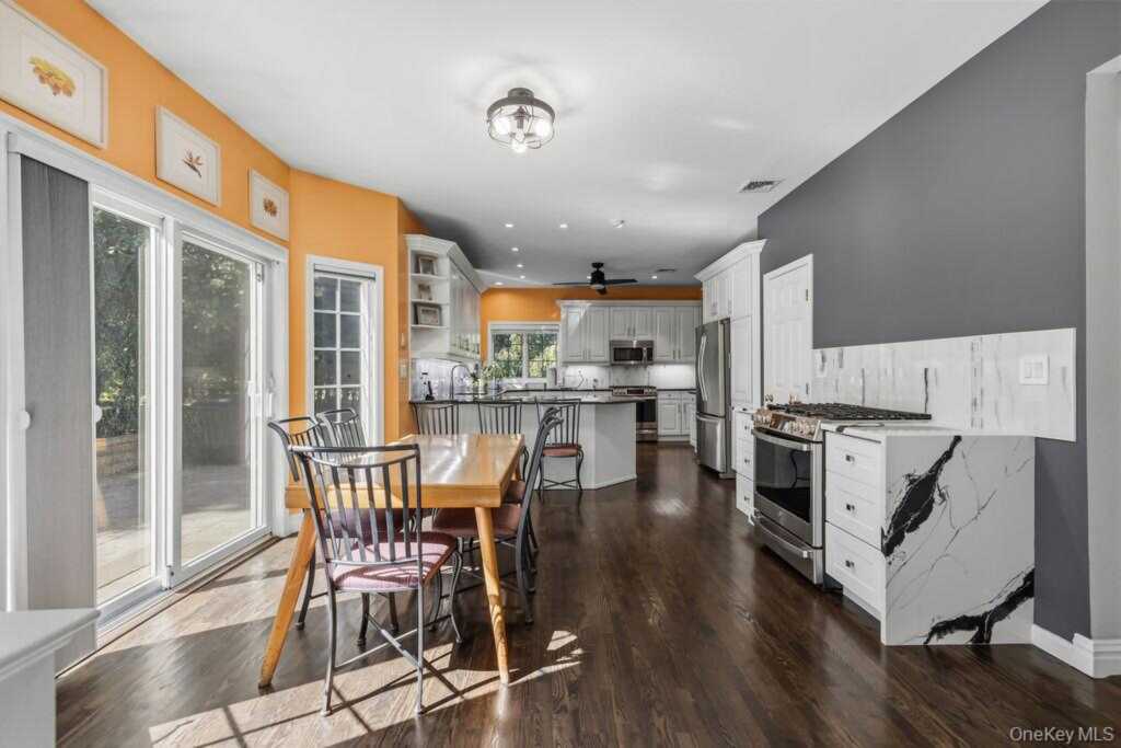 7 Birdie Drive, Suffern, NY 10901 - Photo 3 of 35