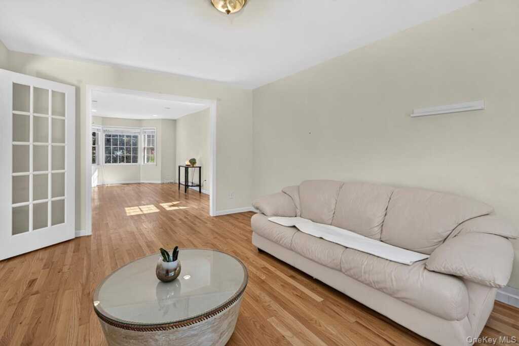 41 Mount Morris Avenue, White Plains, NY 10604 - Photo 10 of 28