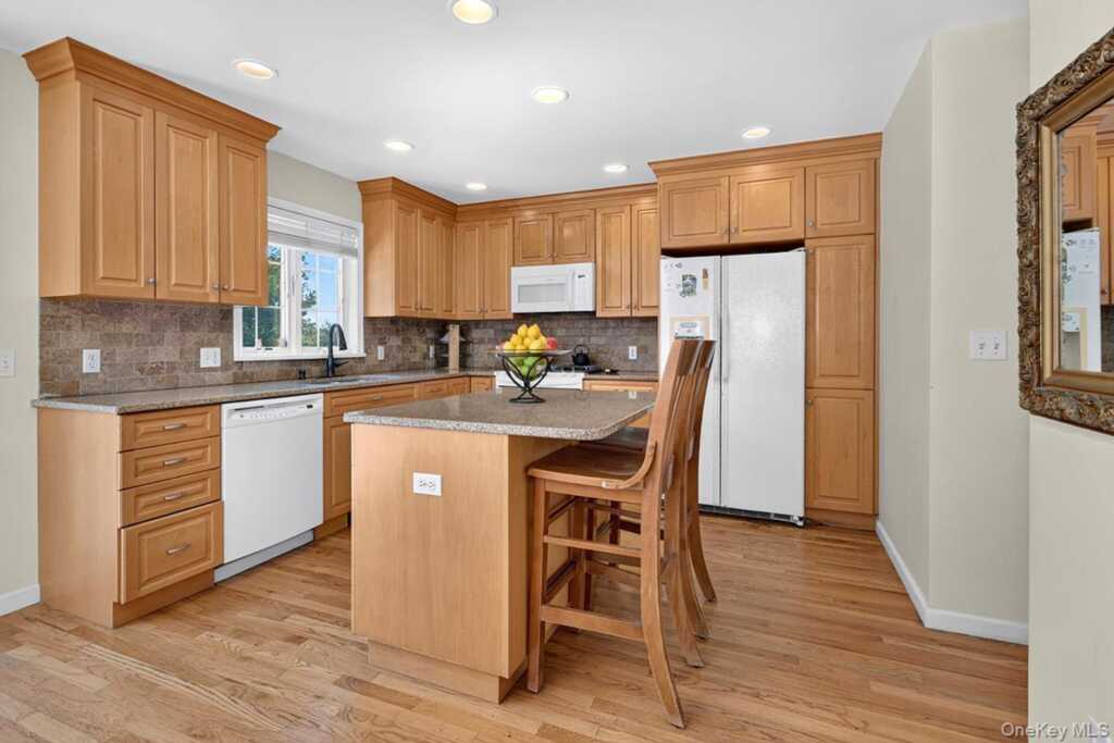 41 Mount Morris Avenue, White Plains, NY 10604 - Photo 11 of 28