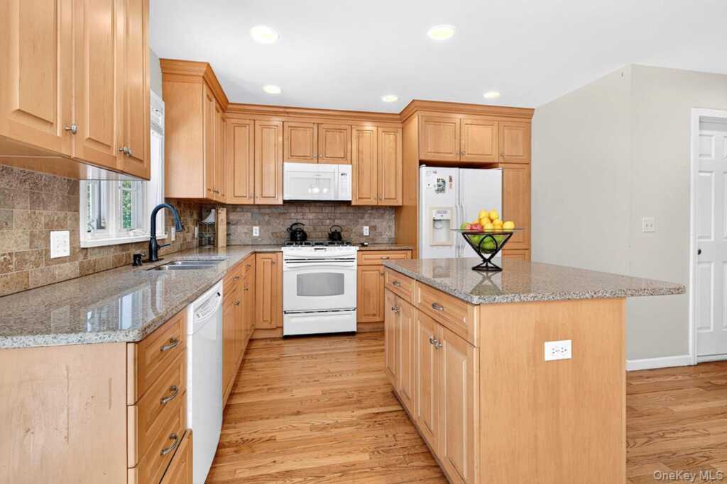 41 Mount Morris Avenue, White Plains, NY 10604 - Photo 14 of 28