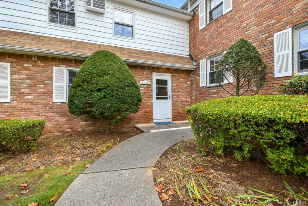 66 Parkside Drive, Unit #66, Suffern, NY 10901 - Photo 2 of 17