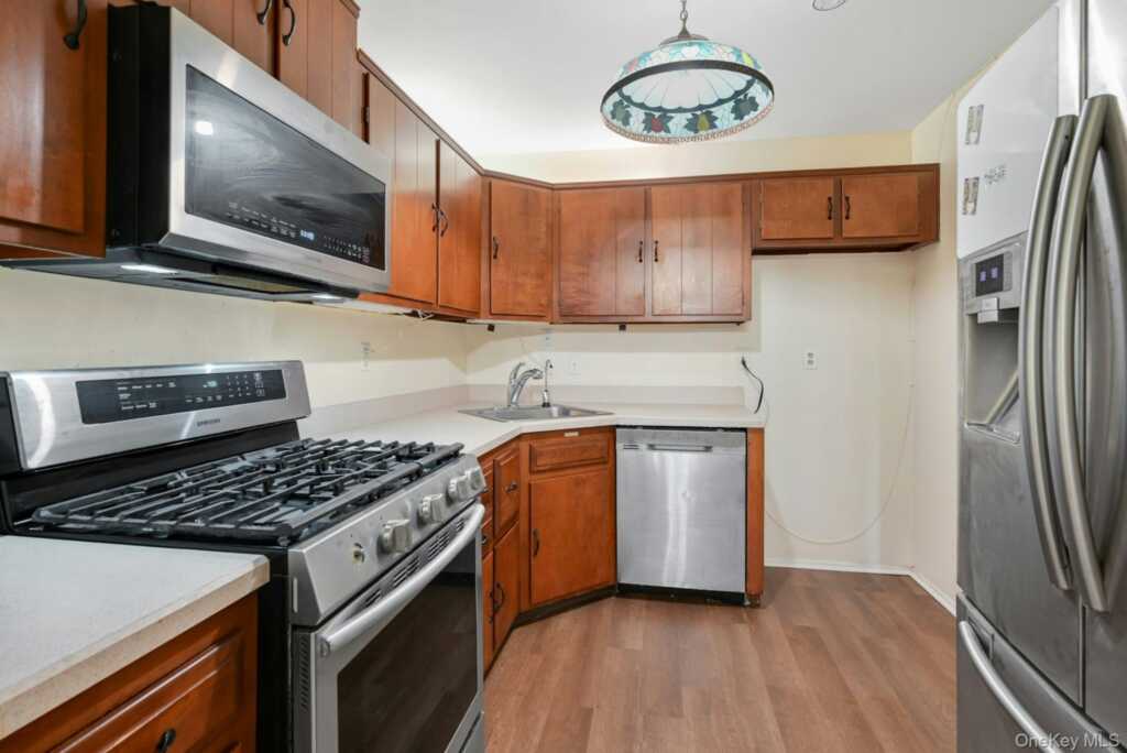 66 Parkside Drive, Unit #66, Suffern, NY 10901 - Photo 6 of 17