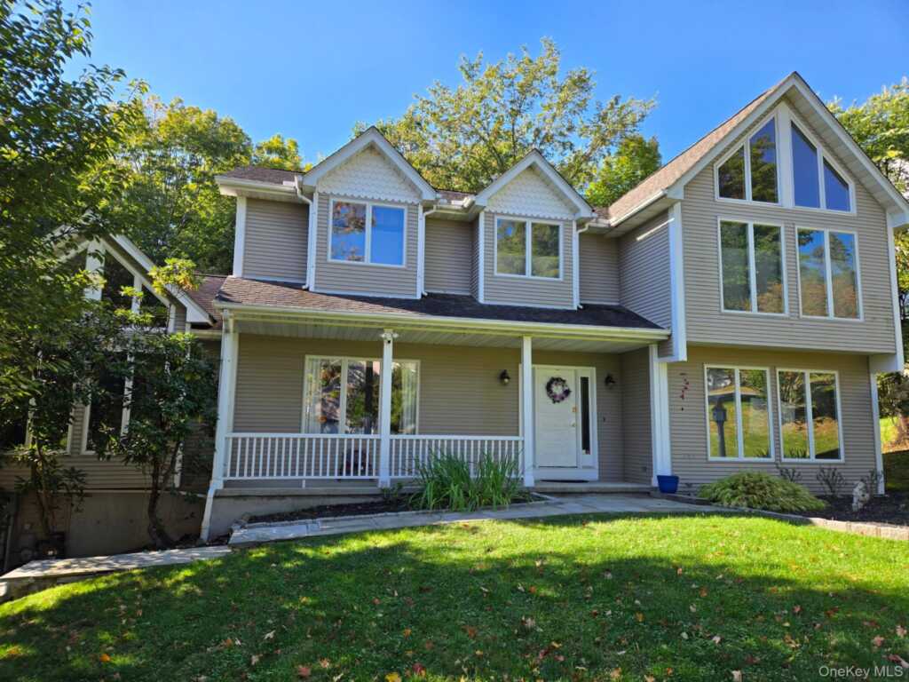 203 Wanamaker Lane, Nyack, NY 10960 - Photo 1 of 24