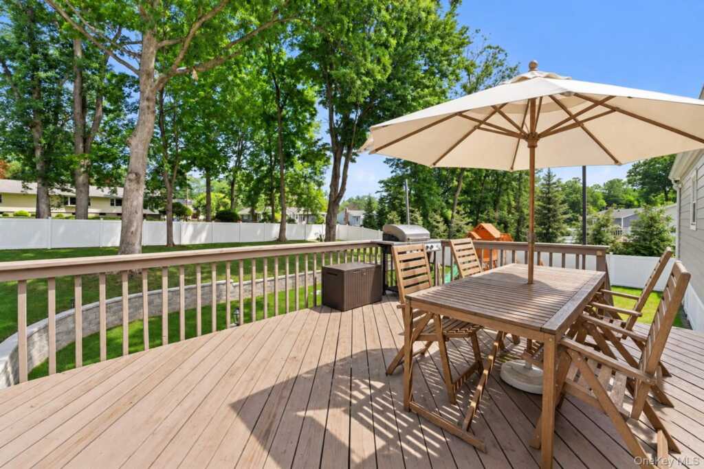 575 Babbling Brook Lane, Valley Cottage, NY 10989 - Photo 25 of 34