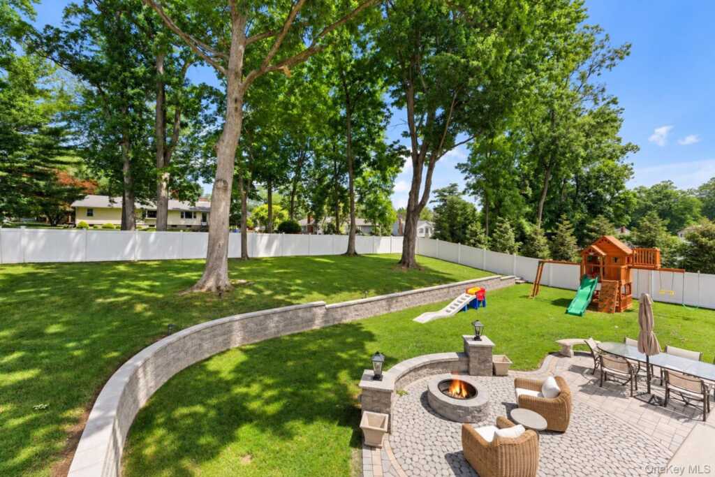 575 Babbling Brook Lane, Valley Cottage, NY 10989 - Photo 26 of 34