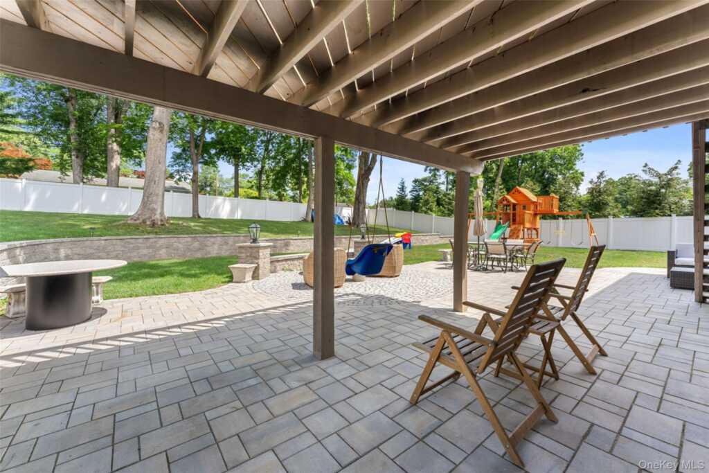 575 Babbling Brook Lane, Valley Cottage, NY 10989 - Photo 29 of 34