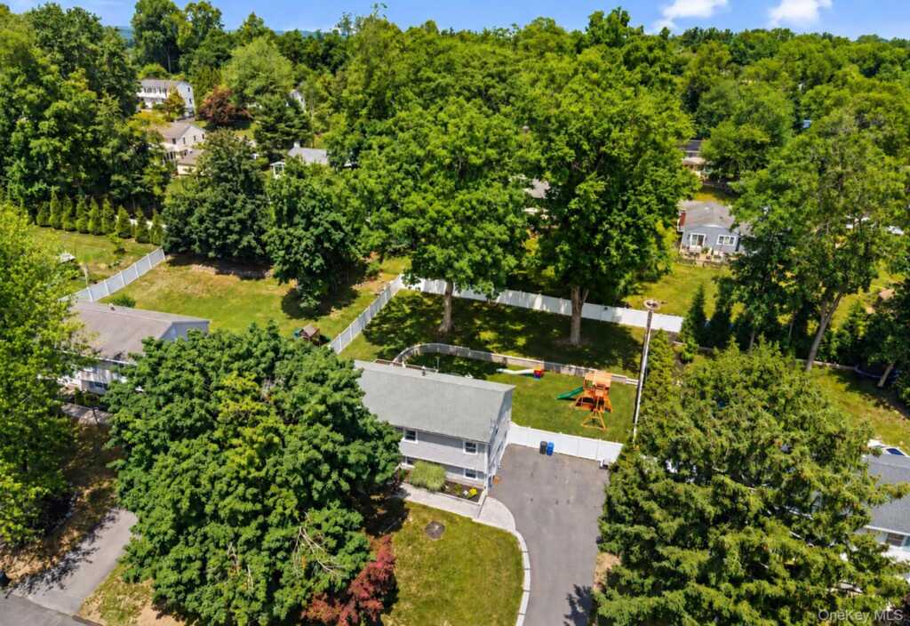 575 Babbling Brook Lane, Valley Cottage, NY 10989 - Photo 34 of 34
