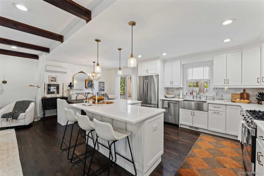 575 Babbling Brook Lane, Valley Cottage, NY 10989 - Photo 9 of 34