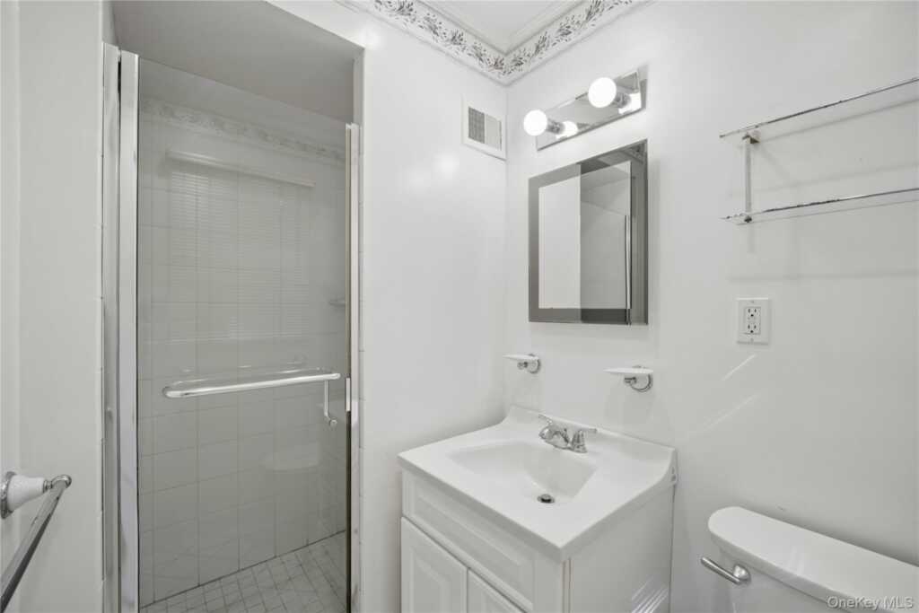 226 Rosehill Avenue, New Rochelle, NY 10804 - Photo 18 of 28