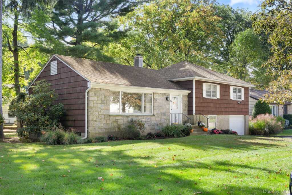 226 Rosehill Avenue, New Rochelle, NY 10804 - Photo 3 of 28