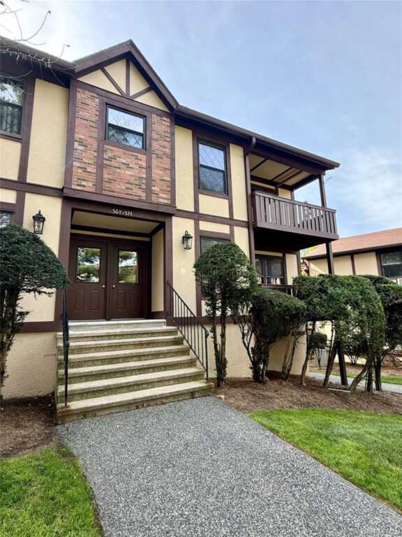 571 Sierra Vista Lane, Valley Cottage, NY 10989